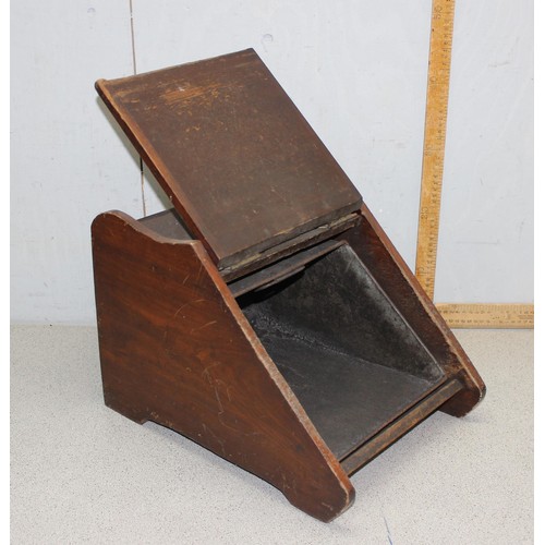 75 - An early 20th century wooden coal scuttle with scallop shaped brass hinges