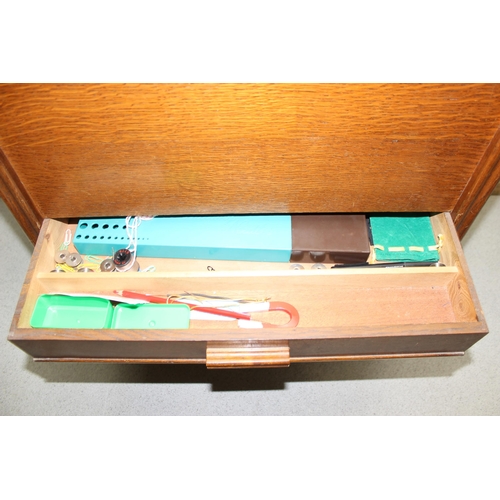 173 - Vintage sewing box and contents