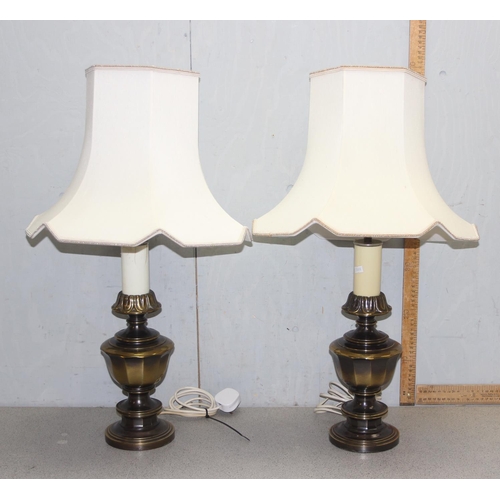 269C - Pair of brass standing table lamps with shades & a vintage retro brass swing arm lamp (3)