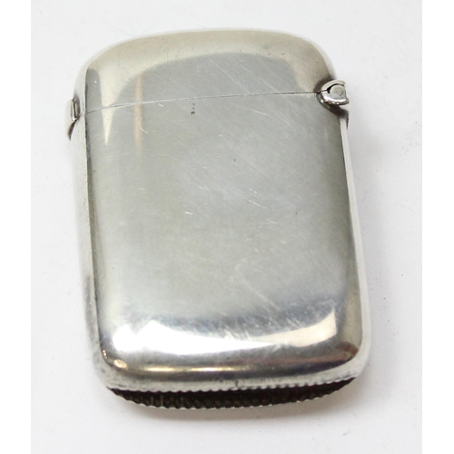 1015 - A rare Britannia standard (0.958) silver vesta case, London 1902 by Cornelius Desormeaux Saunders & ... 