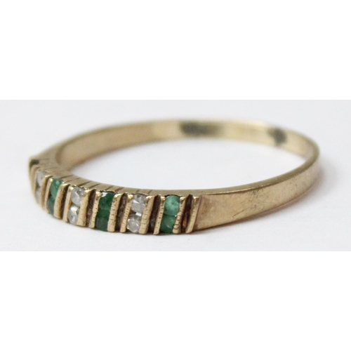 1130 - 9ct gold retro half eternity ring, set with diamonds and smaller green stones, approx size U, approx... 