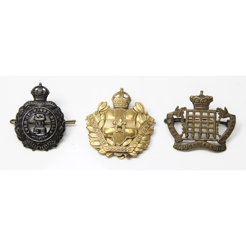 1411 - 3 rare vintage military cap badges, Isle of Wight Rifles, Royal Gloucestershire Hussars & Lincolnshi... 