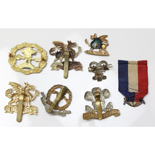 1414 - 8 assorted military cap badges and others to include, The Buffs, South Lancashire, Middlesex Regimen... 