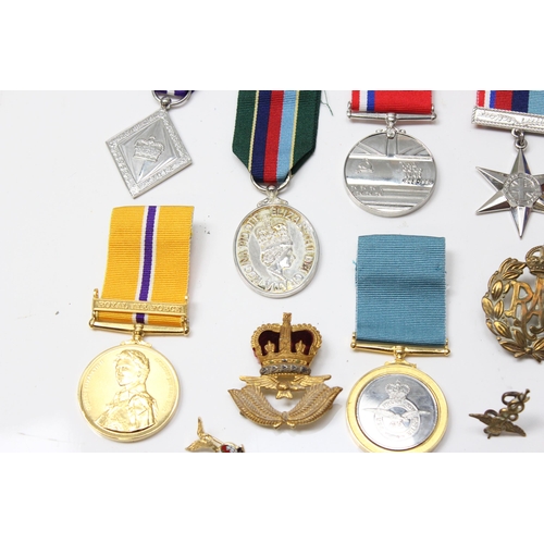 1445 - Qty of assorted militaria, medals and badges, mainly RAF related, Veterans medal named to 5032710 F/... 