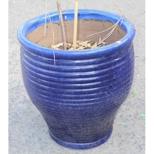 304A - A large blue glazed ribbed garden pot, approx 59cm wide x 60cm tall