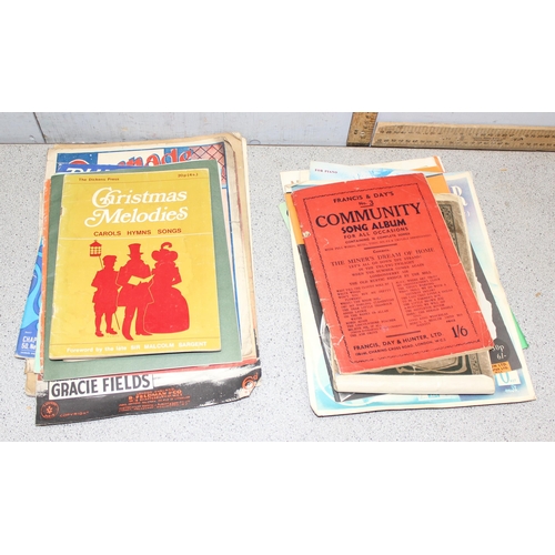 560A - Qty of vintage sheet music to include Christmas carols and folk duets