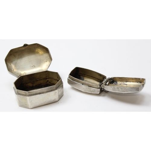 1027 - 2 small silver pill boxes, possibly Indian, unmarked but both XRF test approx 85% pure silver, both ... 