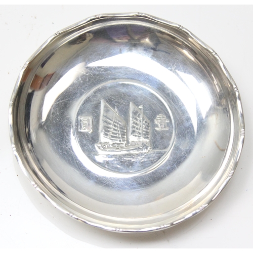 1041 - A pair of Hong Kong silver pin dishes by Wai Kee, with inset Hong Kong junk dollar coins, each appro... 