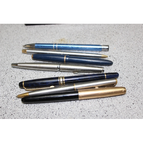 1651 - A large qty of assorted fountain pens, other pens and writing items to inc Parker, Rotring etc