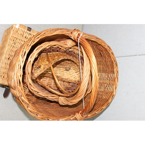 297 - Qty of wicker ware to include a picnic basket