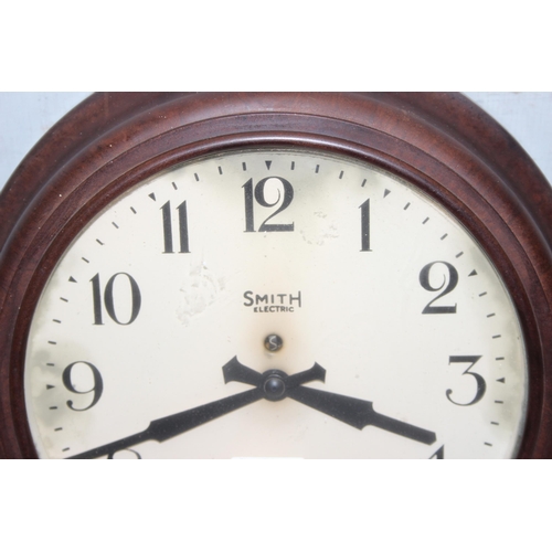 1326 - Vintage Smith electric Bakelite clock with early electrical movement, diameter approx. 35cm