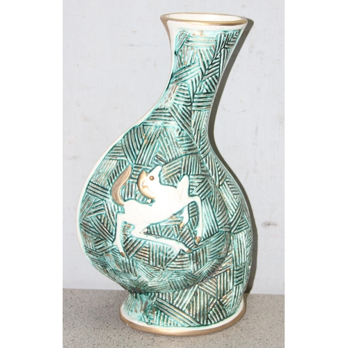 1829 - Vintage Mexican Tonala pottery cat & a mid century Italian Sicas vase decorated with horses.