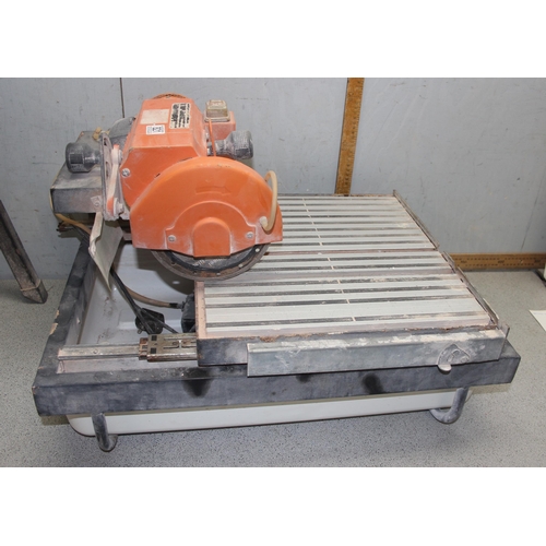 821 - Water cooled tile cutter or saw with stand