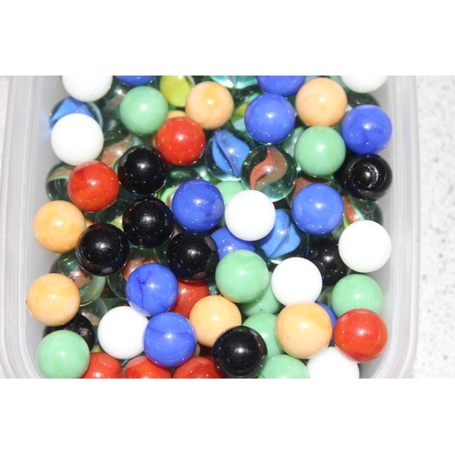 1533 - Tub of vintage glass marbles