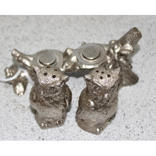 1011 - Continental silver-plated cruet set of owls