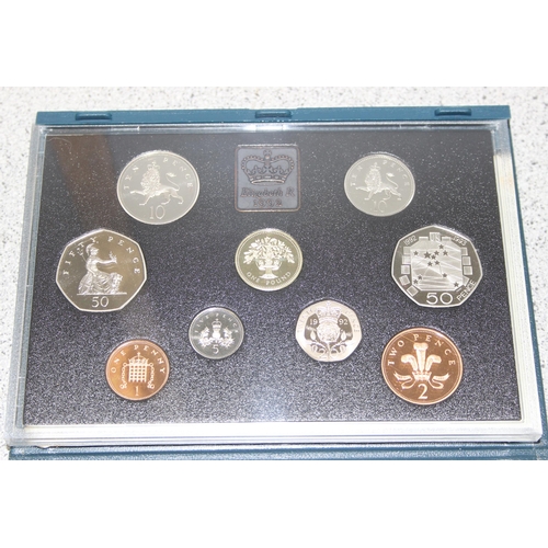 1258 - United Kingdom Royal Mint Proof Coin collection, 10 sets 1983-1992 inclusive, the 1992 to inc the ra... 