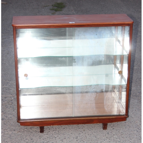 127 - A retro glass fronted mirrored display cabinet, approx 91cm wide x 30cm deep x 90cm tall