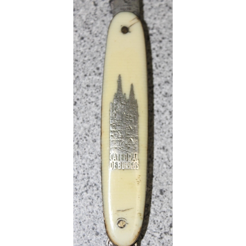 1405 - 3 folding knives to incl Cathedral de Burgos with silver inlay, S.Y. 