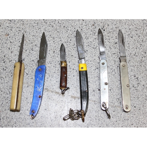 1431 - 6 miniature folding knives