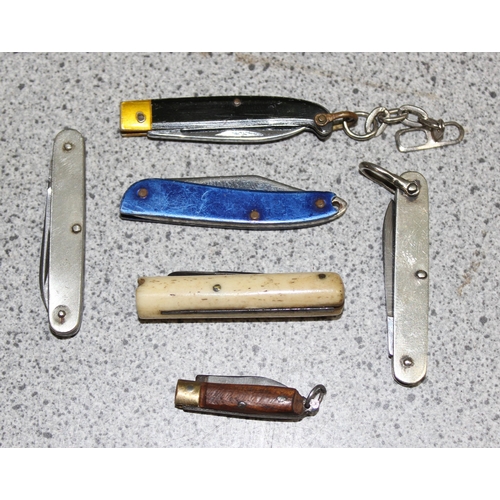 1431 - 6 miniature folding knives