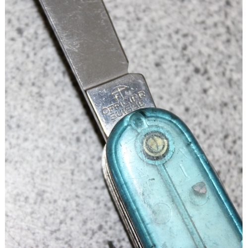 1437 - Victorinox scout knife in blue case