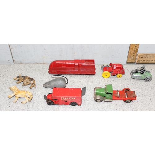 1513 - Qty of vintage toys