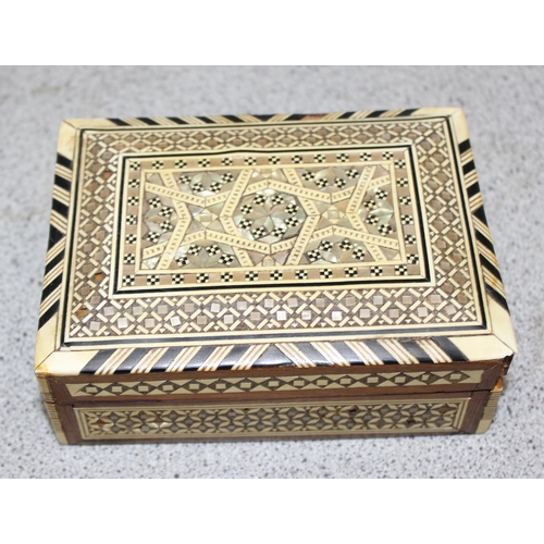 1515 - A Lebanese inlaid backgammon set and inlaid mother of pearl box