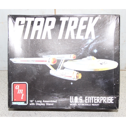 1528 - Vintage Star Trek U.S.S. Enterprise NCC-1701 6676 model kit by AMT