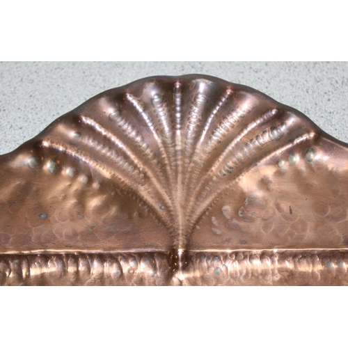 1615 - A superb quality Art Nouveau or Arts & Crafts period embossed copper serving tray c.1900, the tray e... 