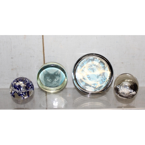 1706 - Qty of paperweights to include examples by Hafod Grange