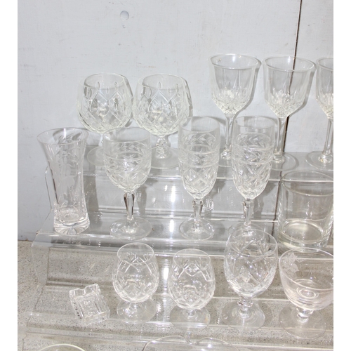 1708 - 2 boxes of various glassware