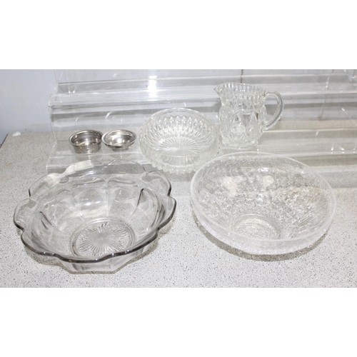 1708 - 2 boxes of various glassware