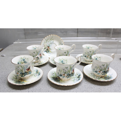 1709 - Box of miscellaneous china to include part tea sets including midwinter and wade