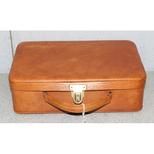 1763 - 1950’s vintage leather travel case with satin lined interior containing ink blotter, two matching ad... 