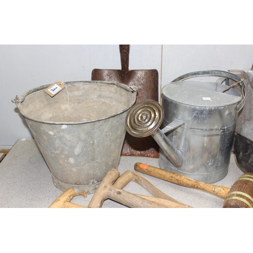 300 - Vintage galvanised bucket, watering can, spade, shovel, 3 dibbers, wooden mallet and 2 scoops