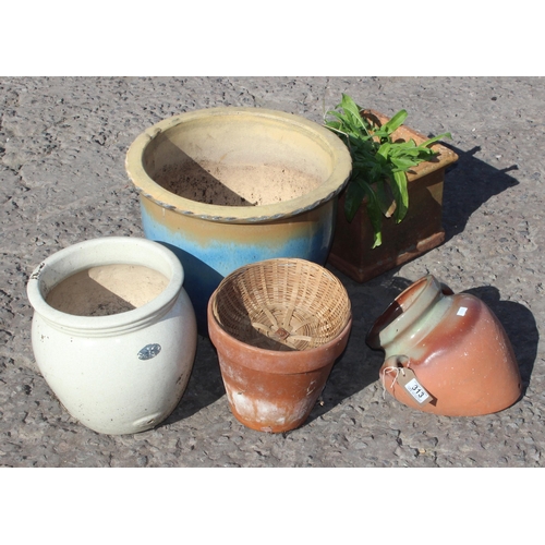 313 - Qty of assorted garden pots, 5 in total