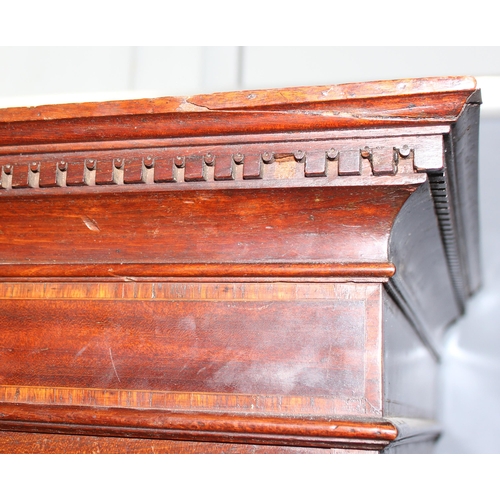 40 - A 19th century mahogany chest on chest, 2 over 7 drawers with brass drop handles and bracket feet, a... 