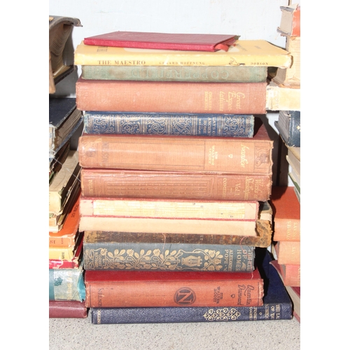 561 - Large collection of hardback books including Observer books, classics and a first edition of the Asc... 