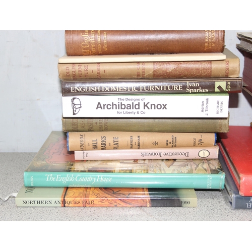 564 - Large collection of books on Antiques