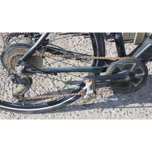 704 - Carrera E-Spec bicycle, no charger