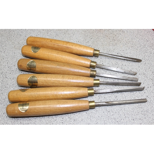 800 - Boxed set of 6 Ashley Iles chisels and other tools