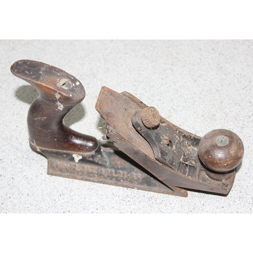 812 - 3 wood planes to incl Record and Stanley