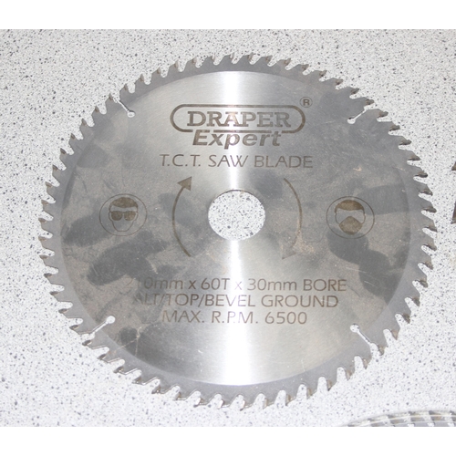 834 - 5 Circular saw blades of varying makes and sizes