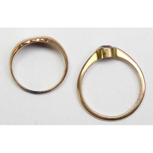 1137 - A small 9ct gold signet ring, Chester but marks rubbed, approx size G, and a 9ct gold ring (marked 1... 