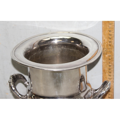 1054 - Vintage silver-plated twin handled wine/champagne cooler in the shape of a campina urn, approx 25cm ... 