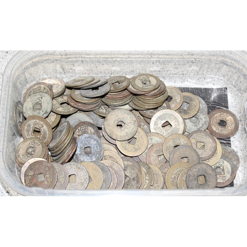 1249 - Qty of assorted Chinese Han dynasty style copper coins, unknown age, approx 650g gross