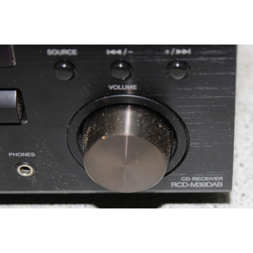 758 - Denon CD receiver RCD-M39DAB with remote