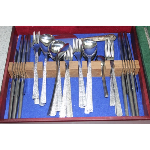 1063 - Vintage Viners of Sheffield canteen of cutlery in wooden box with blue fabric interior and a set of ... 