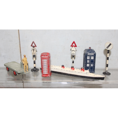 1519 - Qty of assorted diecast vehicles and other items, mainly Dinky to inc Dr Who TARDIS, Tractors, trail... 