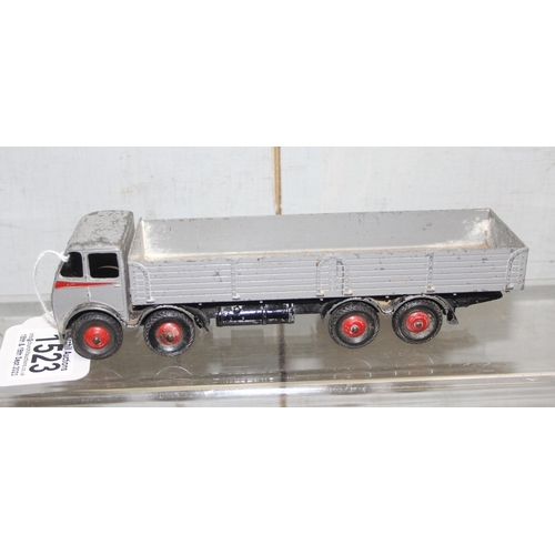 1523 - Dinky 501 Type 1 Foden Diesel 8 Wheel Wagon Grey with red wheels & a Dinky 504 Foden 14 Ton Tanker i... 